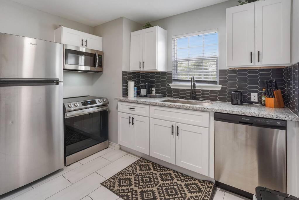 Cozy Two Bedroom Home Minutes From Downtown! Houston Dış mekan fotoğraf