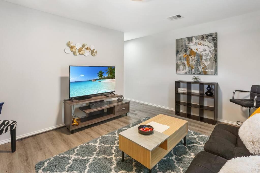 Cozy Two Bedroom Home Minutes From Downtown! Houston Dış mekan fotoğraf