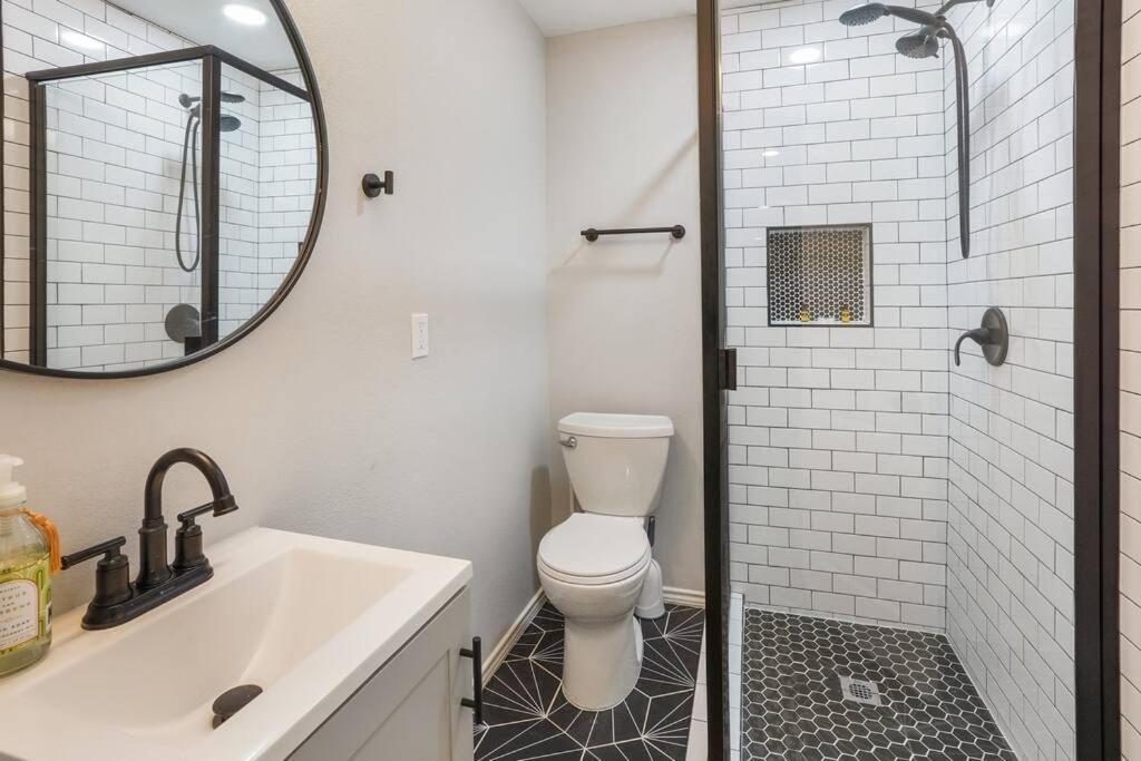 Cozy Two Bedroom Home Minutes From Downtown! Houston Dış mekan fotoğraf
